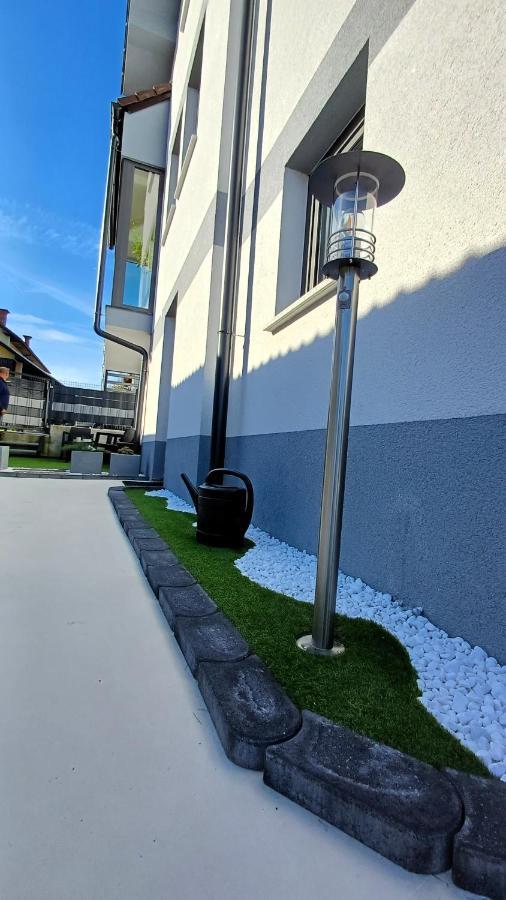 Apartmaji Stars Mavcice المظهر الخارجي الصورة